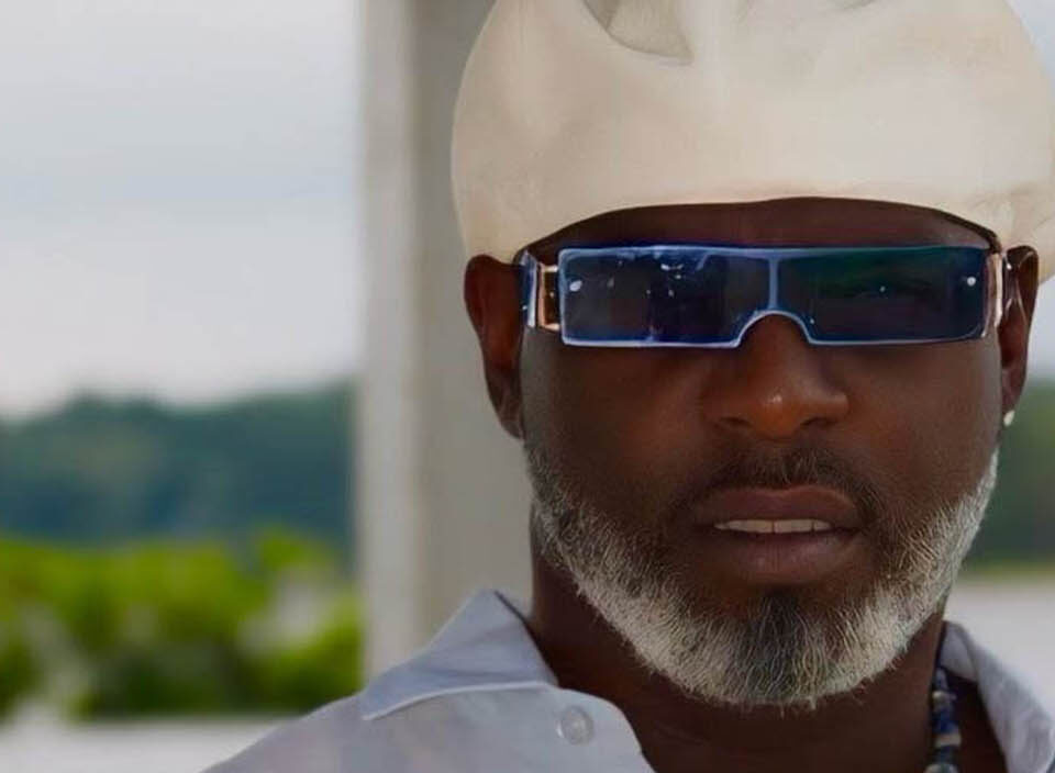 home_musician_totoabout1-copy-1536×704 To To Brown